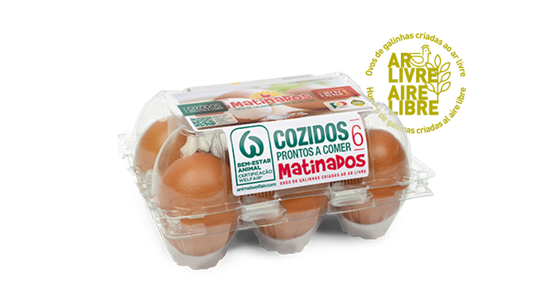 Ovos cozidos com casca